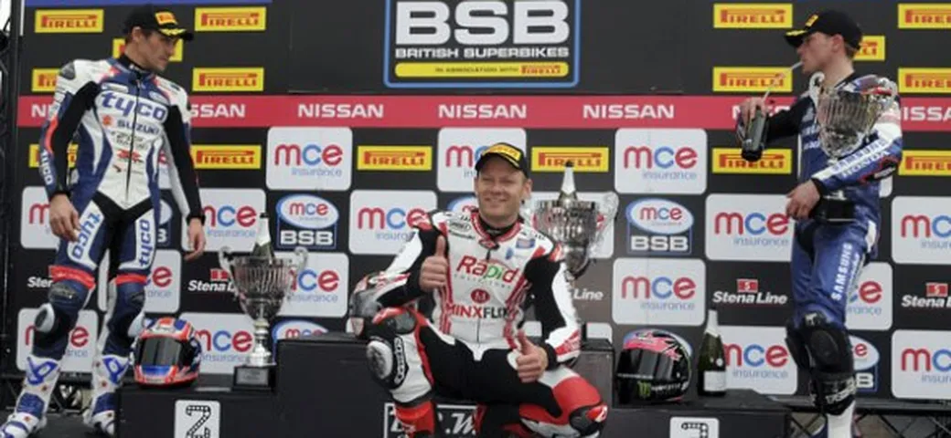 BSB 2013: storica doppia vittoria per Byrne a Thruxton, doppio ritiro per Baiocco