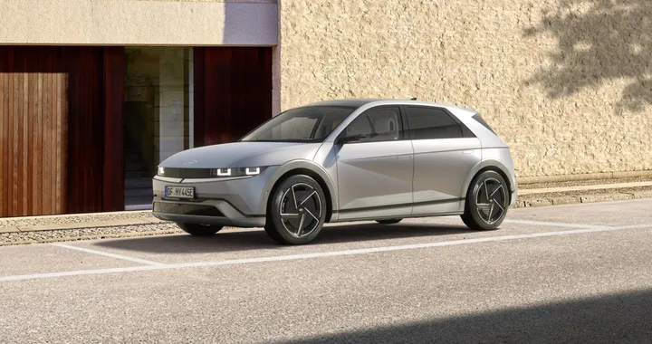 Hyundai IONIQ 5 MY27: più sicurezza, batterie fino a 84 kWh e autonomia fino a 570 km
