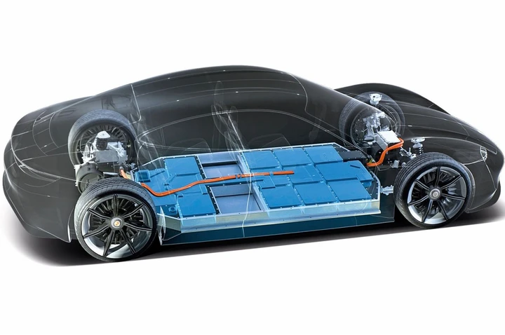 Porsche produrrà le sue batterie per auto elettriche