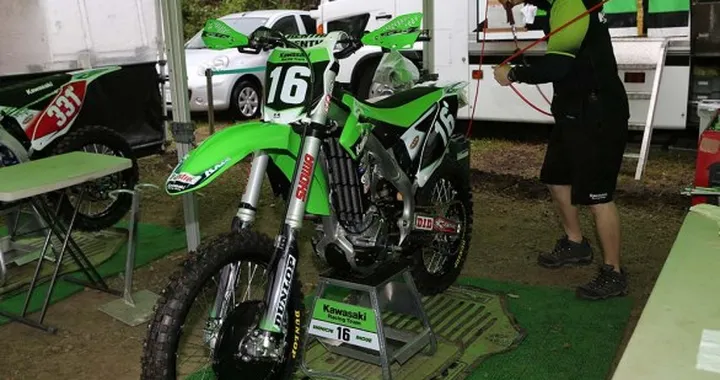 Foto spia Kawasaki KX250F 2014?