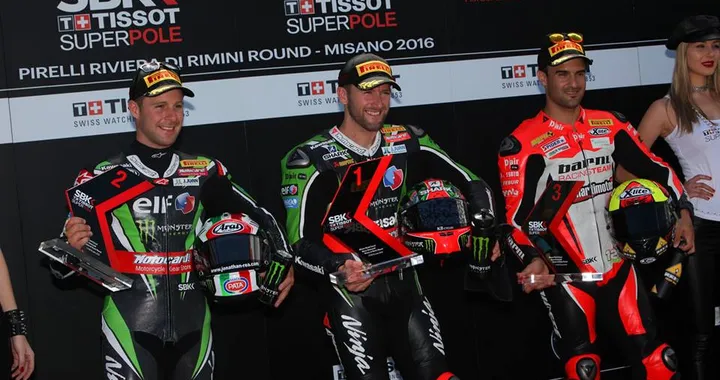 Sbk Misano, Kawasaki “mangiapole” con Sykes e Rea imprendibili. Ducati in affanno con Giugliano e Davies in terza fila. Spalti deserti…