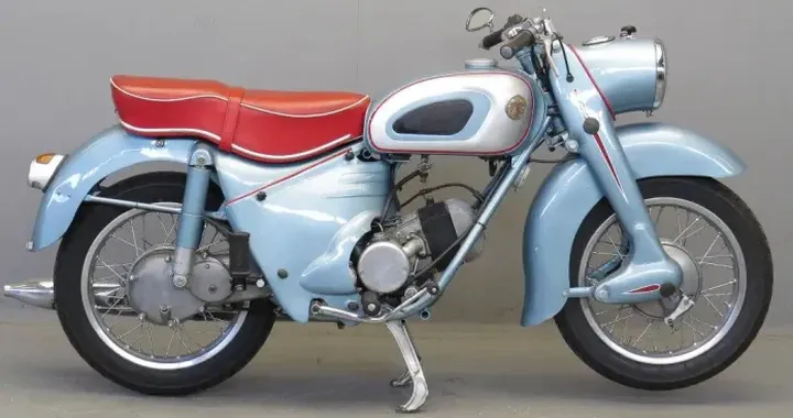 Victoria KR 21 Swing: la moto anni ’50 che sembrava arrivare dal futuro