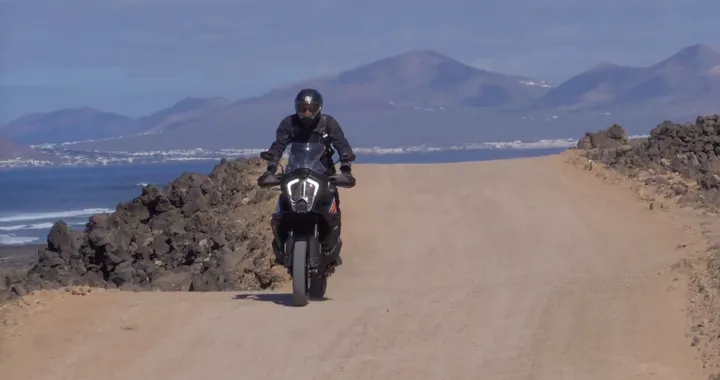 KTM 1290 Super Adventure S 2021, la video-prova
