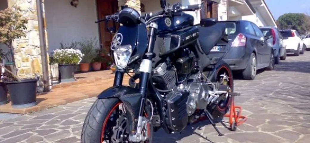 Foto del giorno: una Yamaha MT-01 molto... special