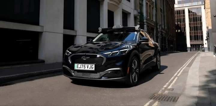 Uber e Wayve portano i taxi autonomi a Londra: debutto entro pochi mesi