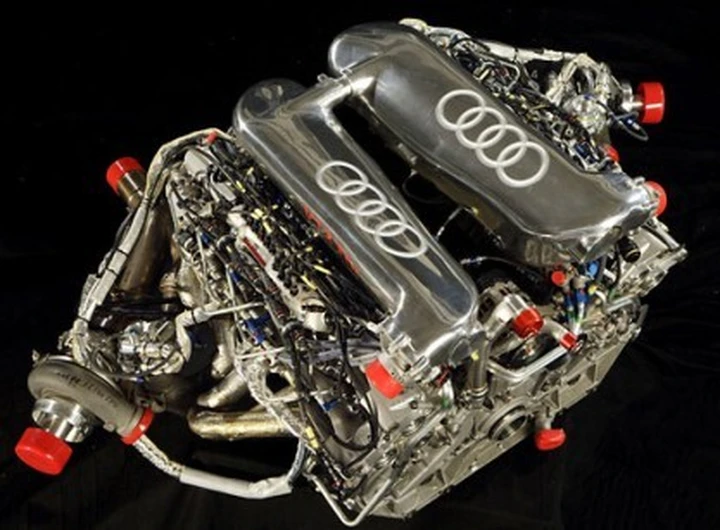 Il V12 turbodiesel da corsa della Audi R10