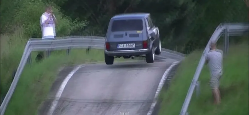 Sfreccia la Fiat 126 Rally motorizzata Honda CBR900RR [Video]