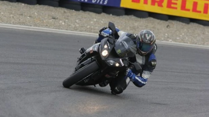 Scatto in Corsa: ZX6R e Tuono Factory a Castelletto di Branduzzo