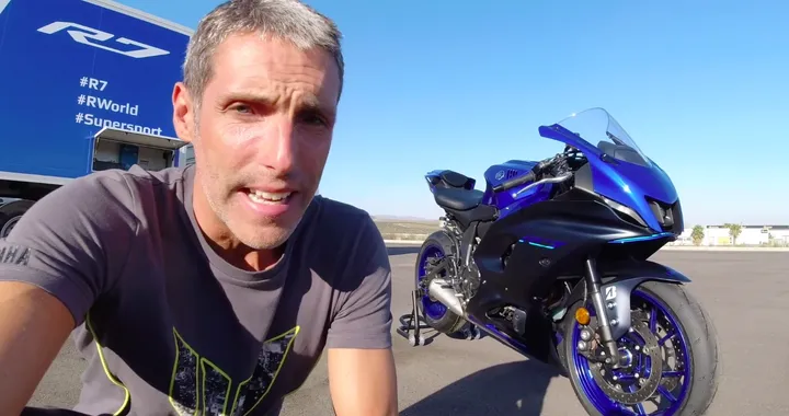 Yamaha R7, la video-prova