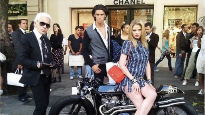Foto del giorno: Chanel Motorcycle