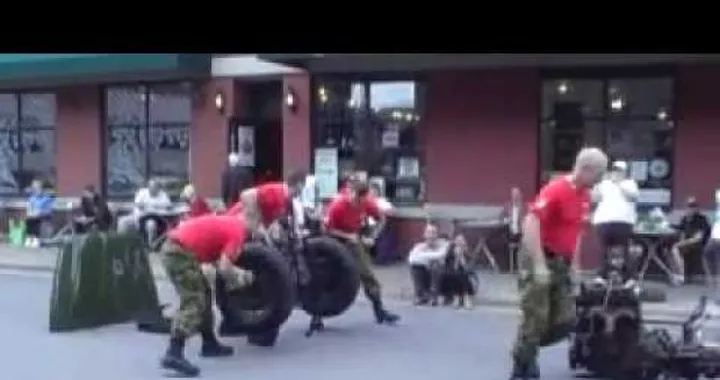 Video: come smontare e rimontare una Willys in meno di quattro minuti