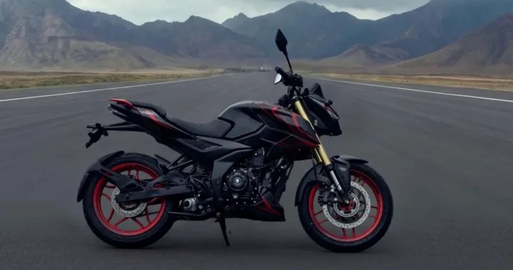 Bajaj porta i display TFT sulle moto economiche: cosa cambia