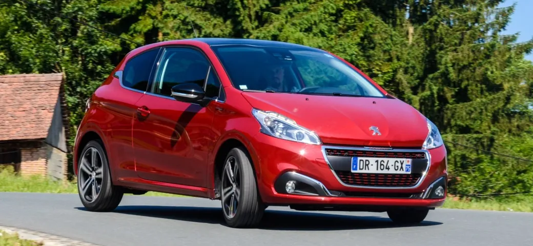 Nuova Peugeot 208: primo contatto su strada