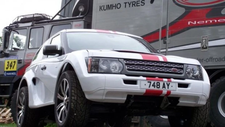 Bowler e Land Rover formalizzano un accordo