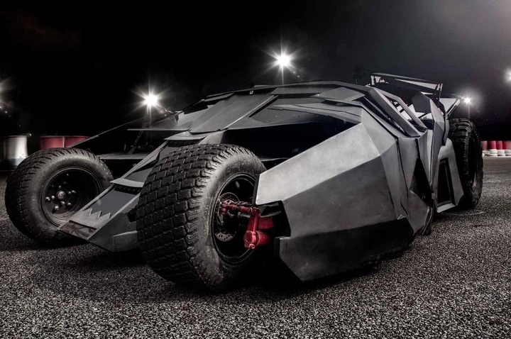 La Batmobile diventa elettrica, e si può acquistare