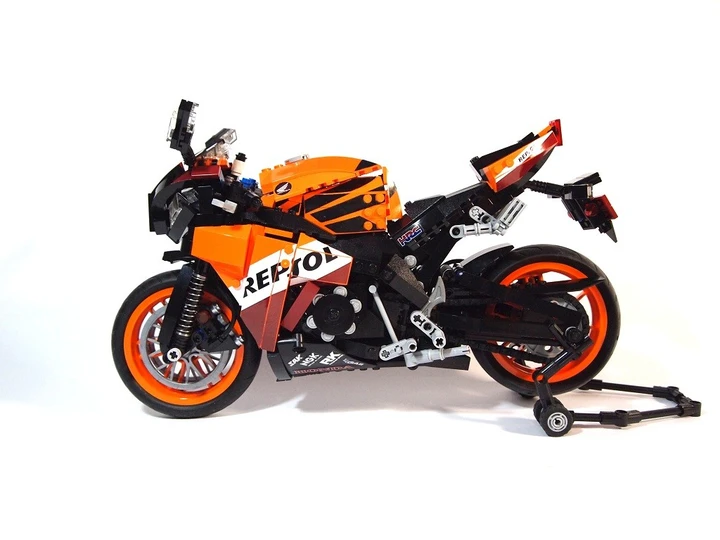 Honda CBR1000RR Repsol: la Fireblade in LEGO