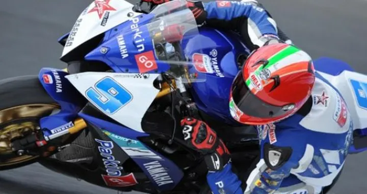 Supersport, Donington: Luca Scassa primo nelle qualifiche precede Lowes e Parkes