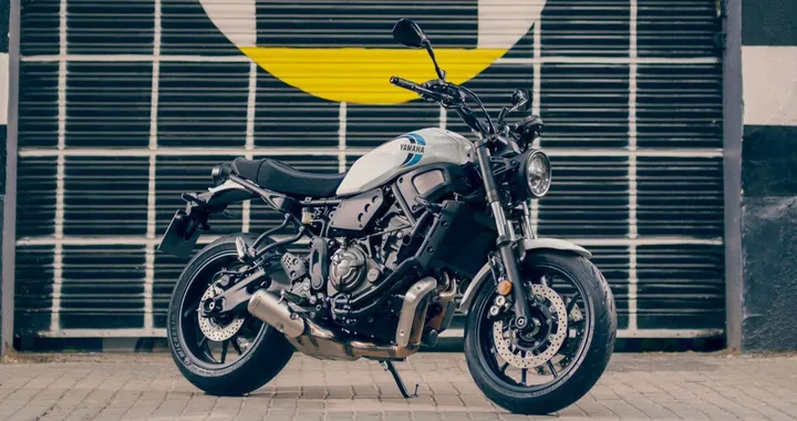 Yamaha aggiorna la XSR700 per il 2022