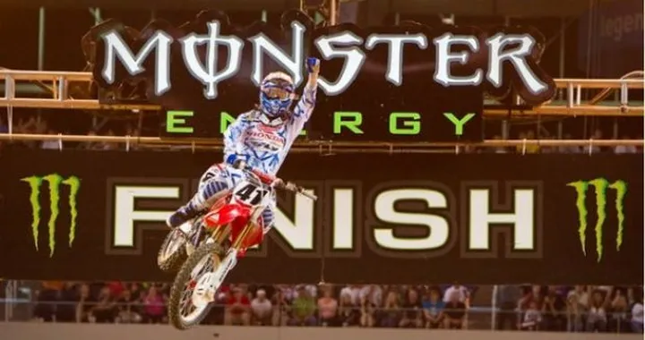 13° Round AMA/FIM Supercross 2011: Canard vince a Dallas e Villopoto torna in testa al Campionato