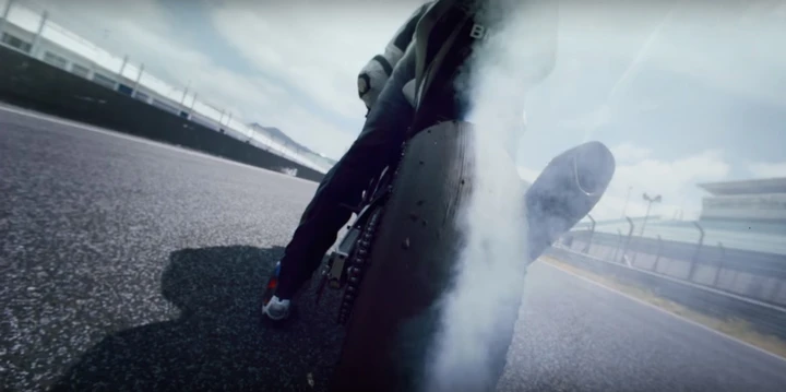 BMW HP4: il burnout è in HD [Video]