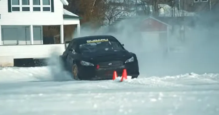 Lo show di Travis Pastrana sulla neve con tre Subaru [Video]