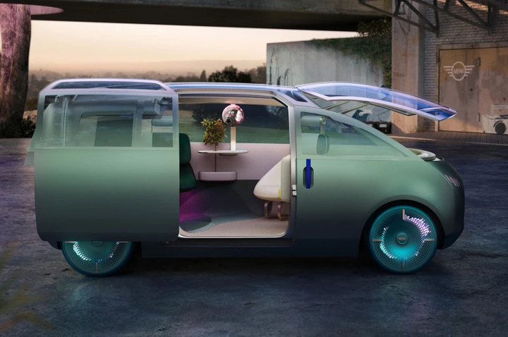 MINI Vision Urbanaut, il nuovo concetto di monovolume elettrica del futuro