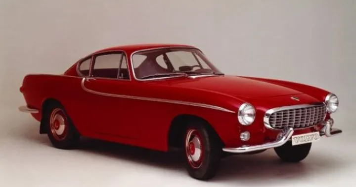Volvo: la P1800 compie 50 anni