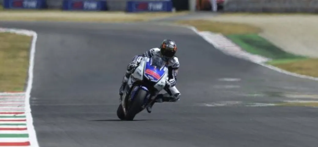 MotoGP, Test Mugello: Lorenzo il più veloce davanti alle Honda, Hayden 4° a 3 decimi, Rossi 10° a oltre 1 secondo