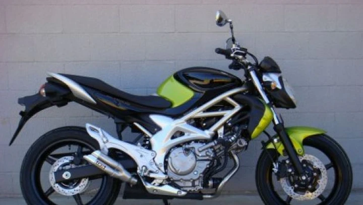 Scarico Ixil Dual Hyperlow per Suzuki Gladius 650
