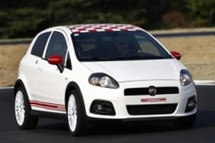 AutoCar guida la Abarth Grande Punto SS