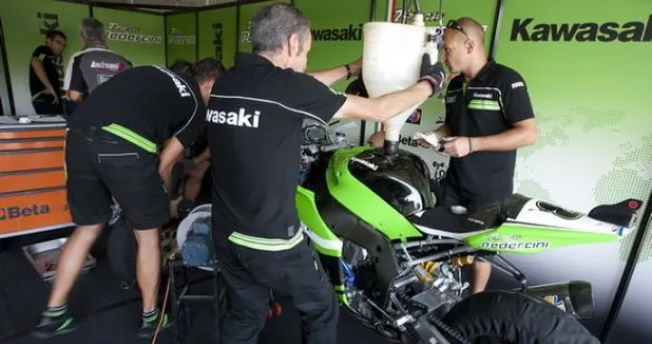 WSBK: Conclusi i test a Valencia per il team Pedercini Kawasaki