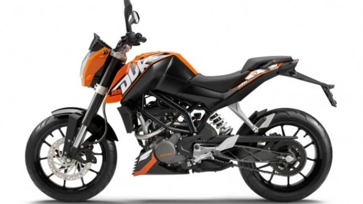 Novità KTM 2011: all'Intermot con 125 Duke, RC8R Track e 990 SM-T ABS