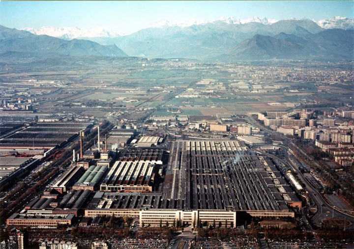 Produzione auto in Italia, contrazione del 22,4% nei primi mesi del 2025
