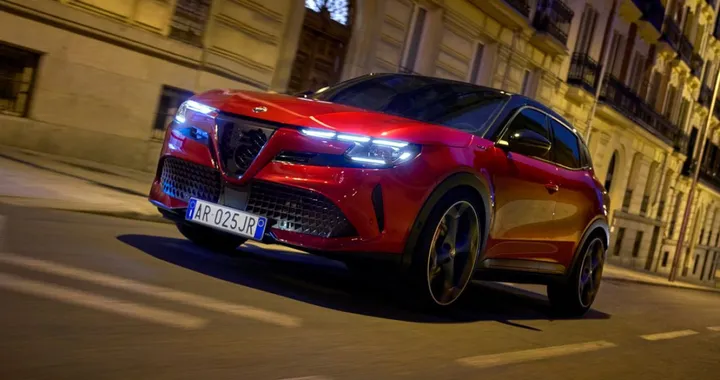Alfa Romeo, la Junior guida la riscossa in Italia: +39%