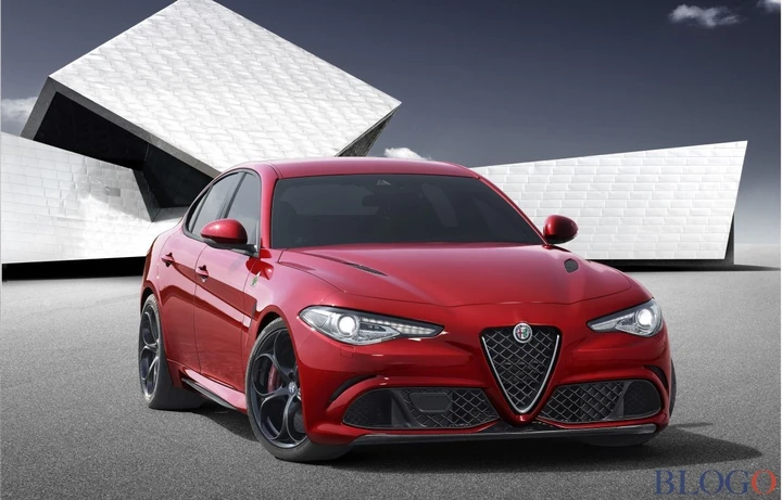 Alfa Romeo Giulia: immagini, motori e dati tecnici. Il sound del V6! [Video]