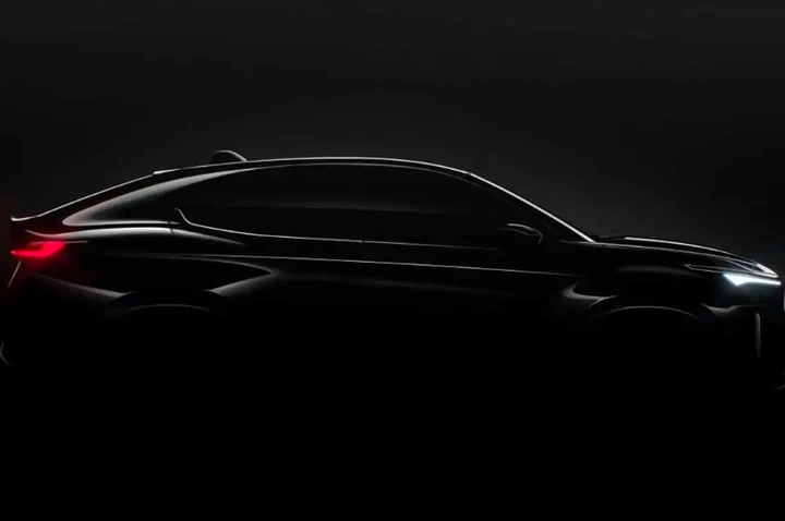 Fiat Fastback: svelato il primo teaser del SUV coupé