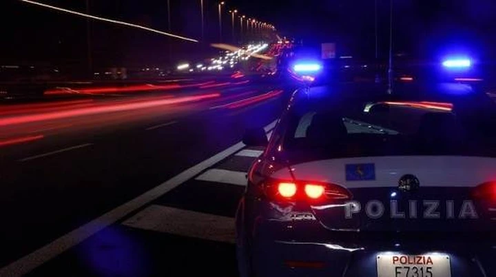 Ubriaco contromano per 25 km sulla A21
