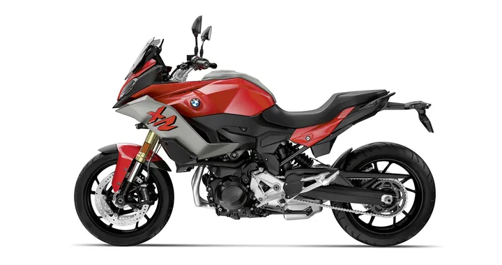 BMW, un successo i primi test delle F 900. Ecco le nuove formule di noleggio e prova