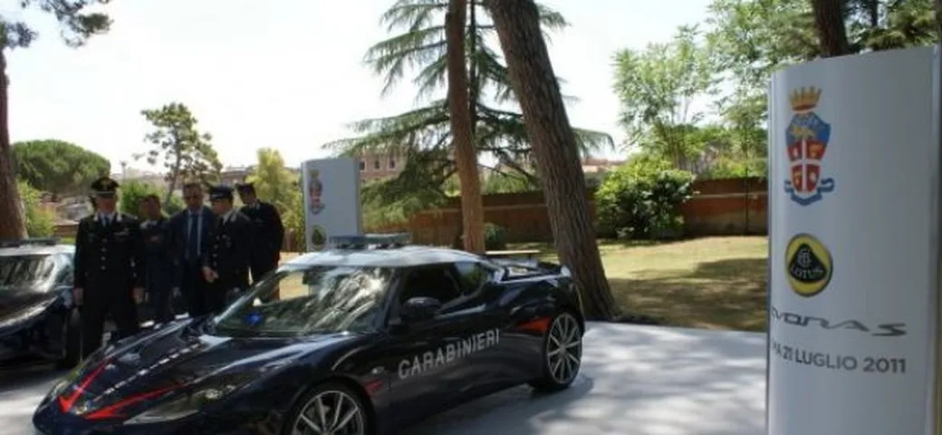 Lotus: consegnate due Evora S all'Arma dei Carabinieri