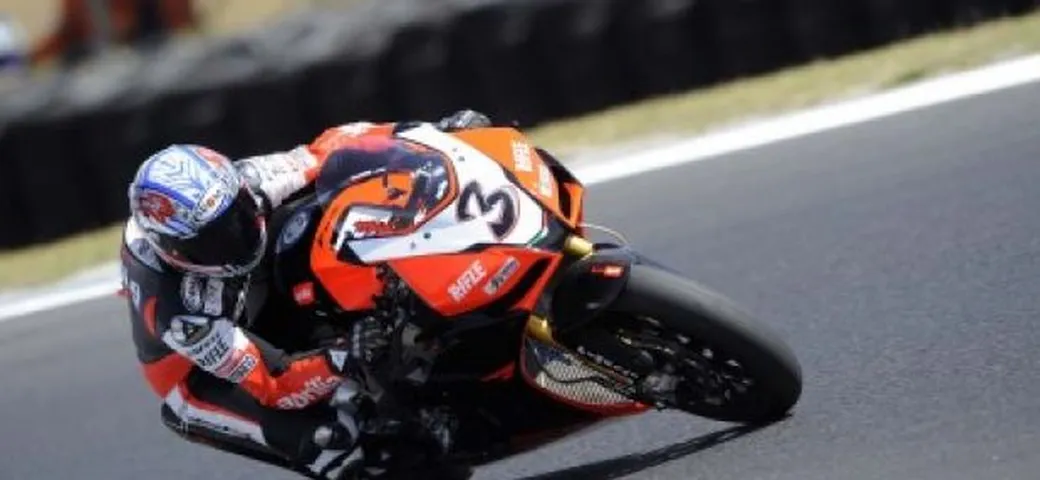 Inedita superpole da sballo. Sbk show a Philip Island. Spies in vetta. Biaggi fa sognare