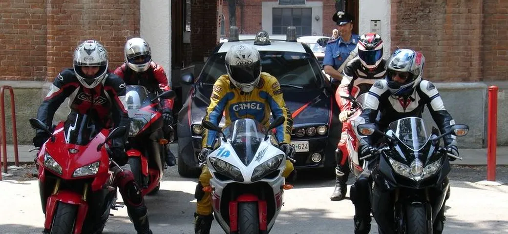 Carabinieri-centauro per sanzionare i motociclisti indisciplinati