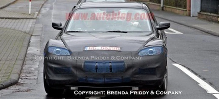 Foto spia: Mazda RX8 2010