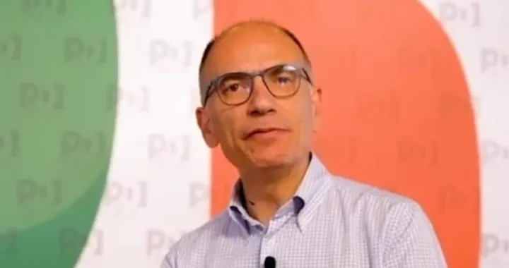 Enrico Letta lasciato a piedi dal bus elettrico
