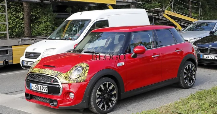 Mini Cooper S facelift: foto spia della cinque porte