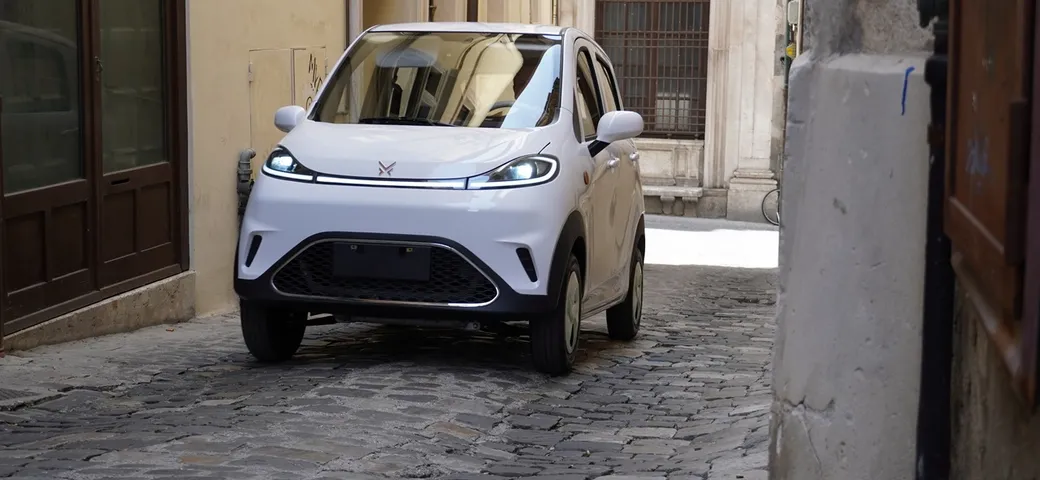 Jinpeng XY: il quadriciclo elettrico cinese che sfida Fiat Topolino e Citroën Ami