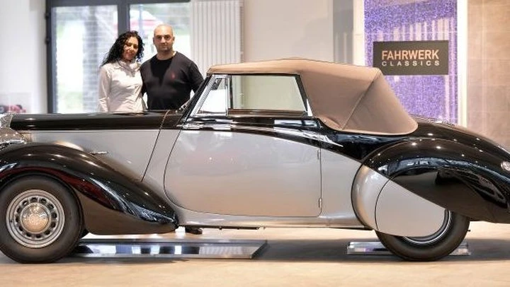 Venduta all'asta la Daimler DB 18 Drophead Coupe di Churchill