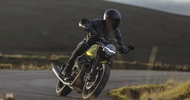 Moto Guzzi V7 Sport 2025: disponibilità e prezzo di lancio dell'attesa icona rinnovata