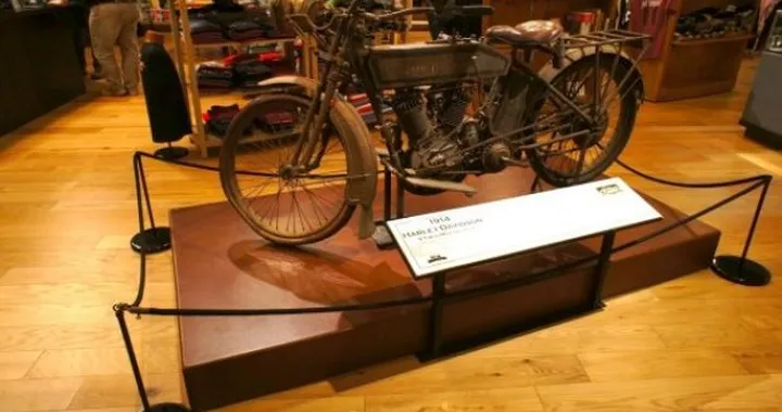 Una Harley Davidson V-Twin del 1914