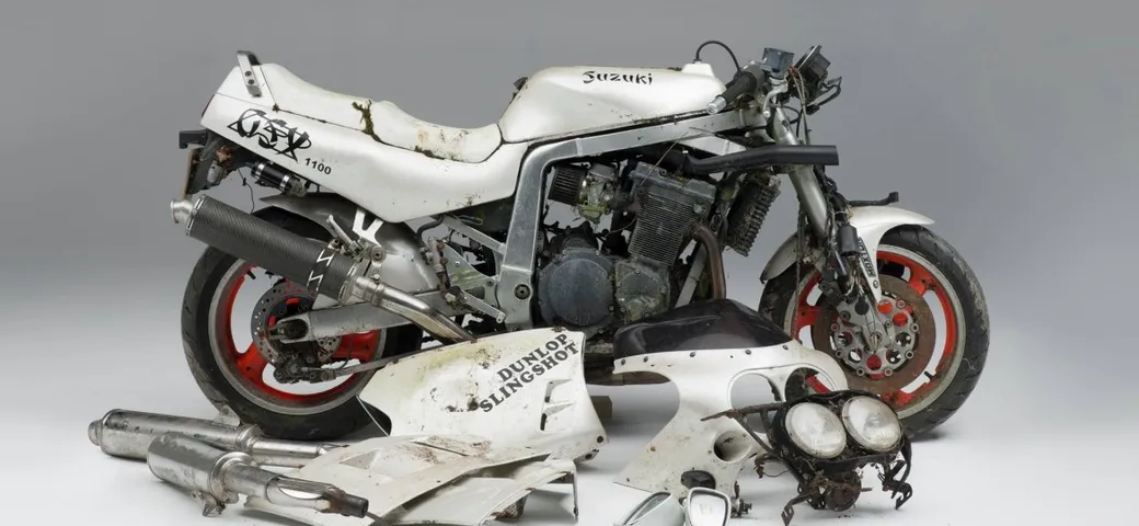 Suzuki GSX-R 1100: splendente dopo il restauro