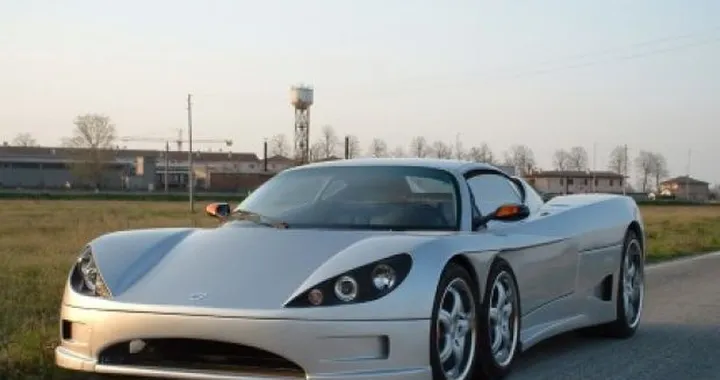 Covini C6W: entra in produzione la supercar a 6 ruote